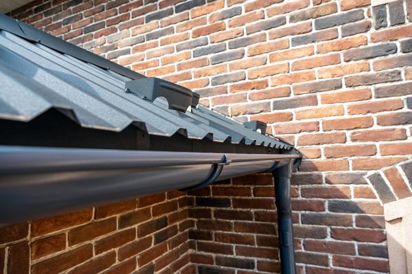 Brick Veneer Siding Installation in Hickory