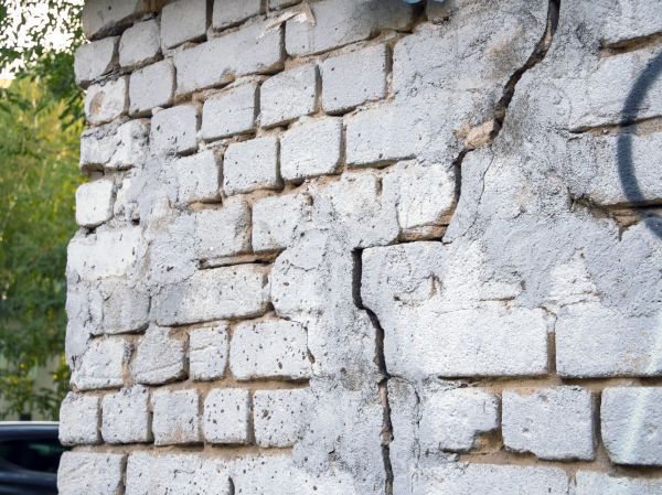 Cracked Brick Wall Repair in Hickory